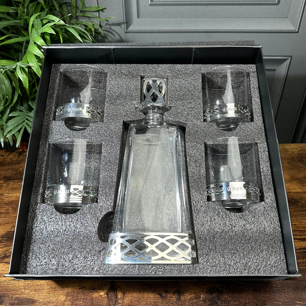 GSET22 Uisge Beatha 650ml Whisky, Wine & Spirits Decanter Gift Set Includes 4x 11oz Uisge Beatha Pewter Tumblers